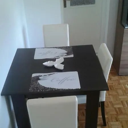 Apartment Cozy Quaint & Quiet Bl *